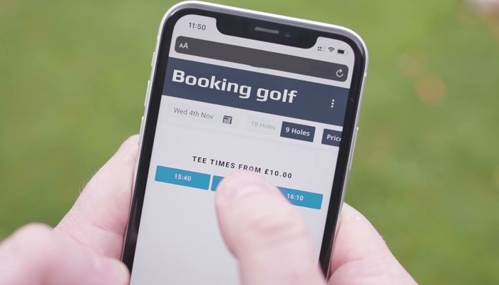 Tại sao nên đặt sân golf giá rẻ trên trang web?