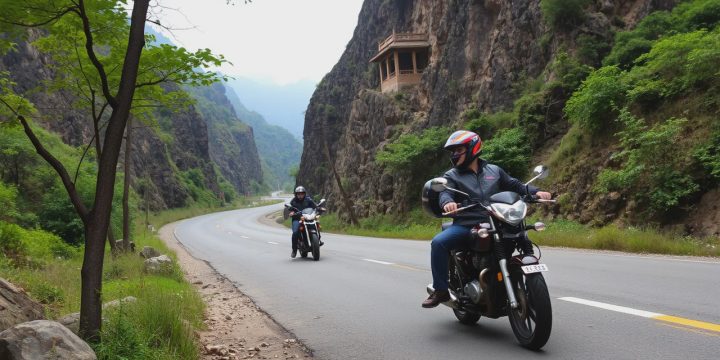 Sức Khỏe Khi Đi Hai Van Pass Motorbike Tour: Chuẩn Bị Gì Để Không Gục Giữa Đèo